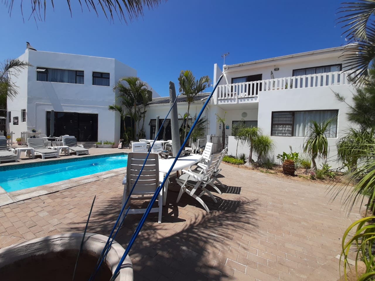 Au Plais De Langebaan Palm Tree Villa B&B | LekkeSlaap