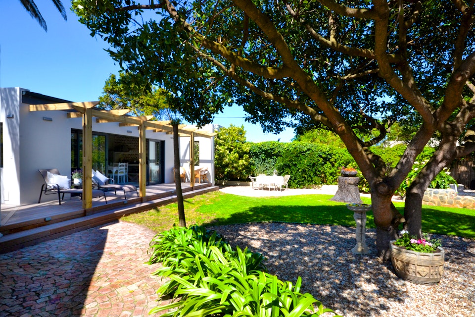 Hermanus Accommodation at  | Viya