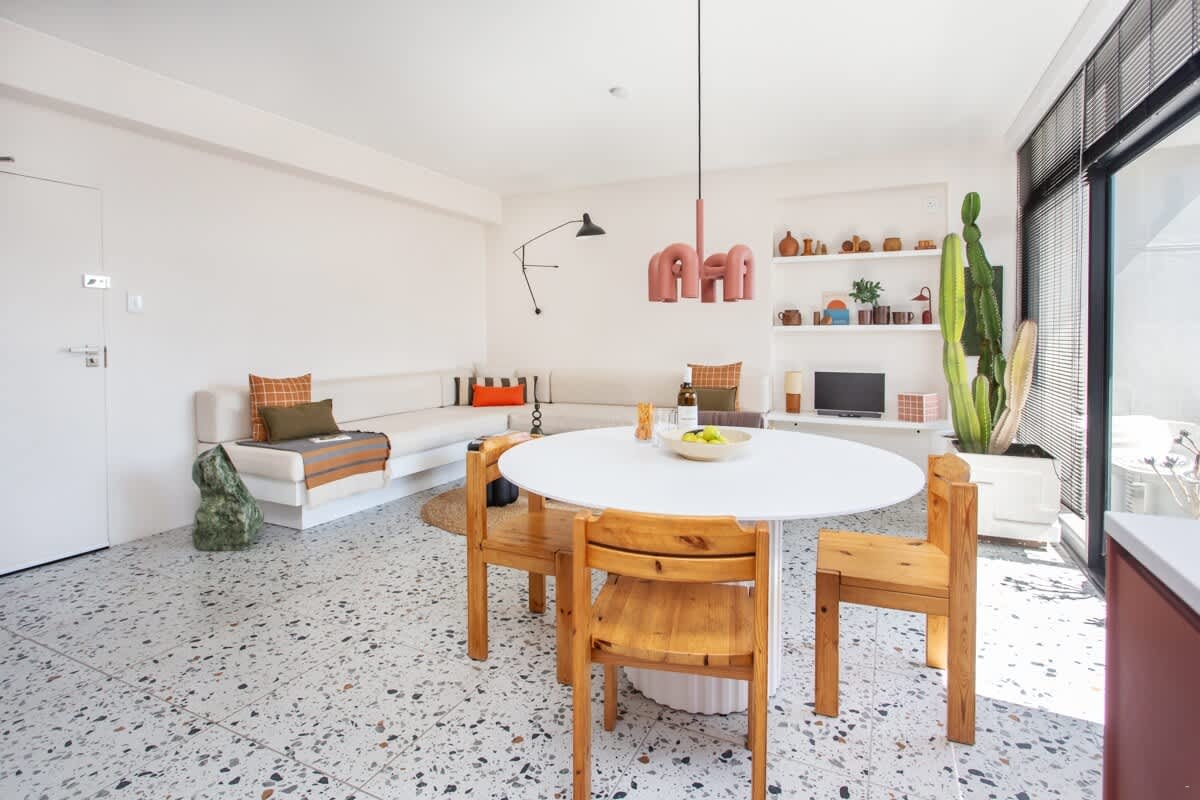 Love My Spacious Habitat - 1 Bedroom Penthouse image no 6 of 45