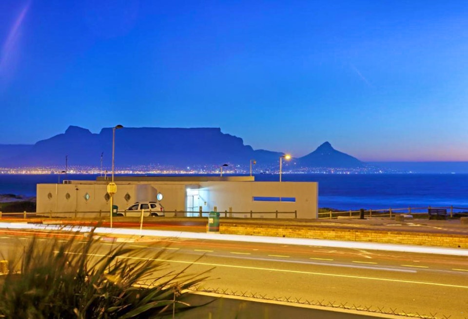 Bloubergstrand Accommodation at  | Viya