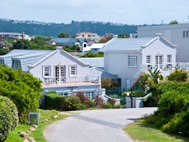 Plettenberg Bay Accommodation at Cottage Pie by Robberg | Viya