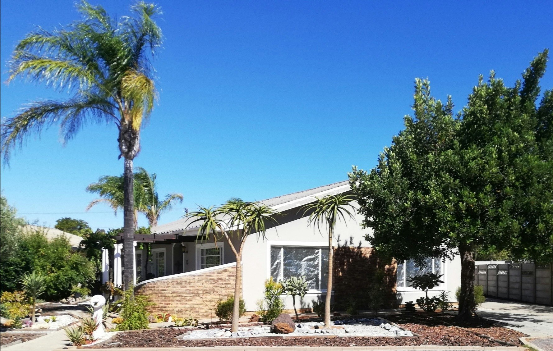 Voni's Cottages image no 1 of 5