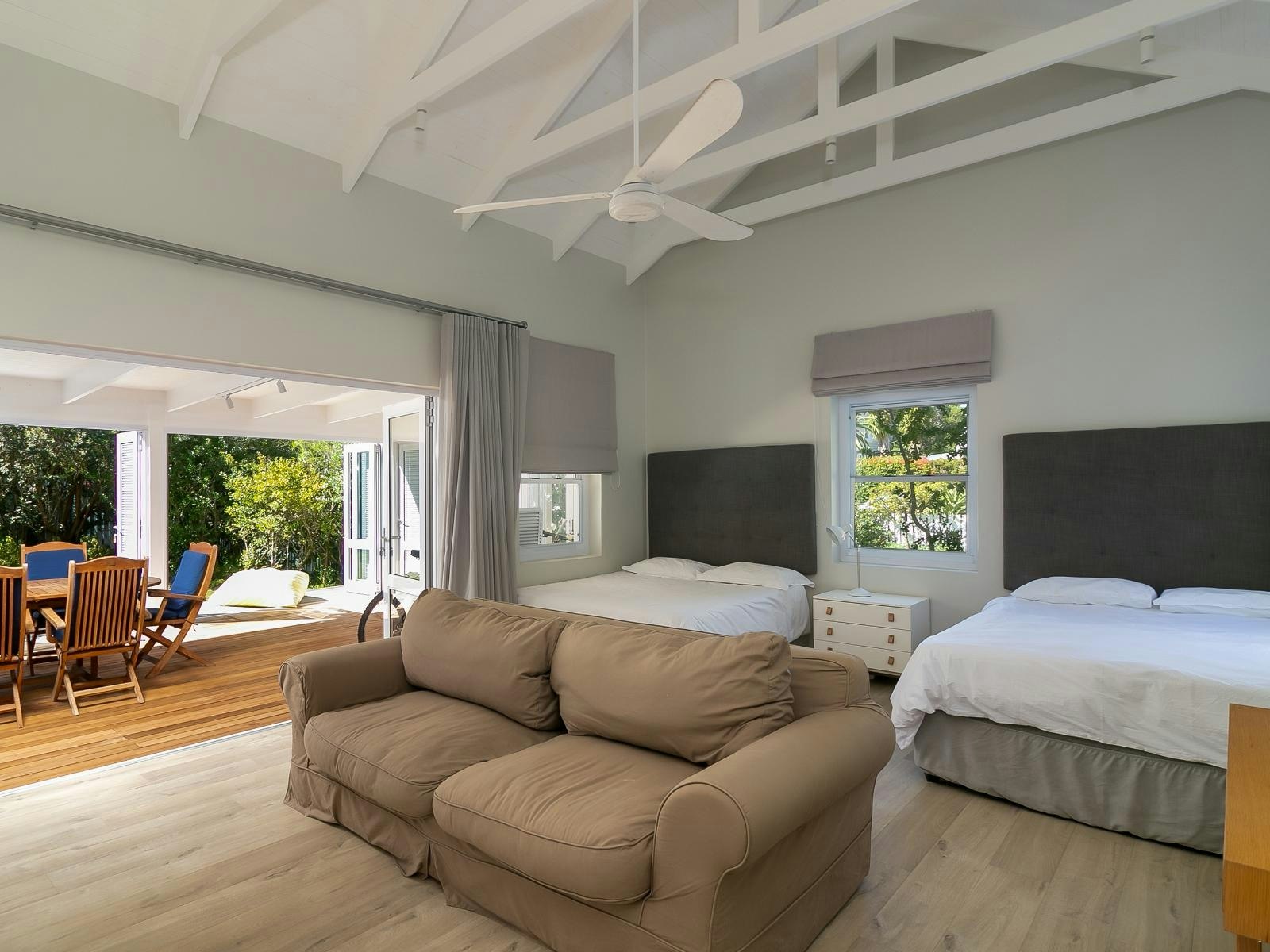 Comfy Home on Thesen with pool image no 12 of 39