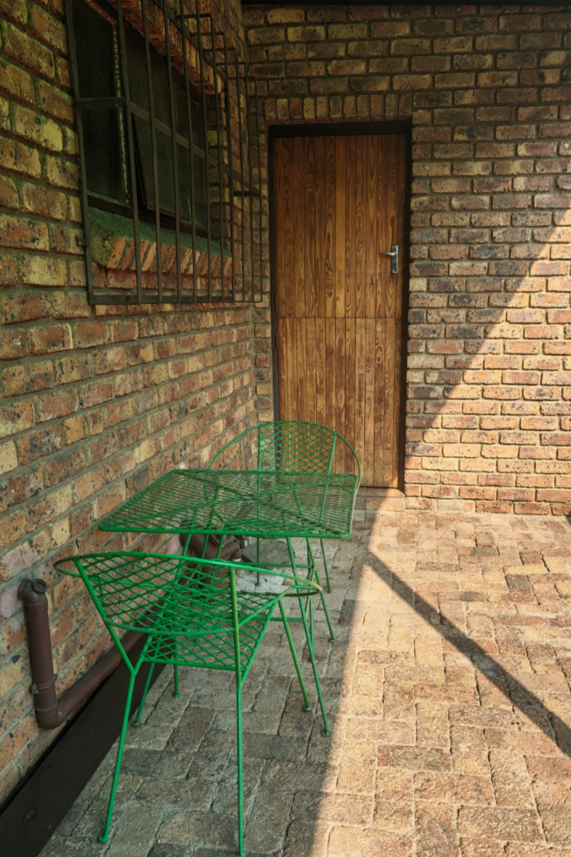 Garden Cottage image no 3 of 15