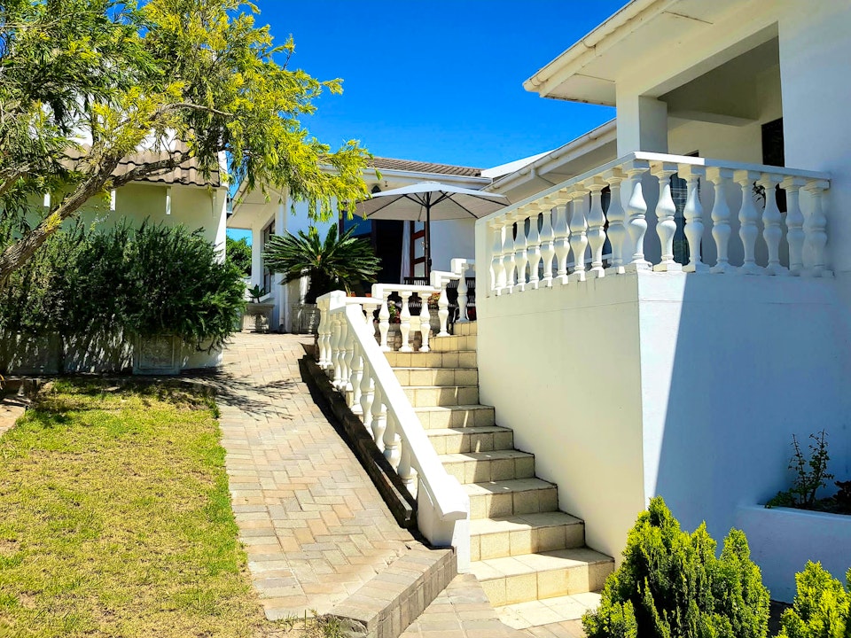 Jeffreys Bay Accommodation at  | Viya