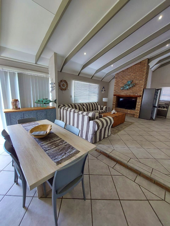 Gansbaai Accommodation at Bokkompie 677 Uilenkraalsmond | Viya