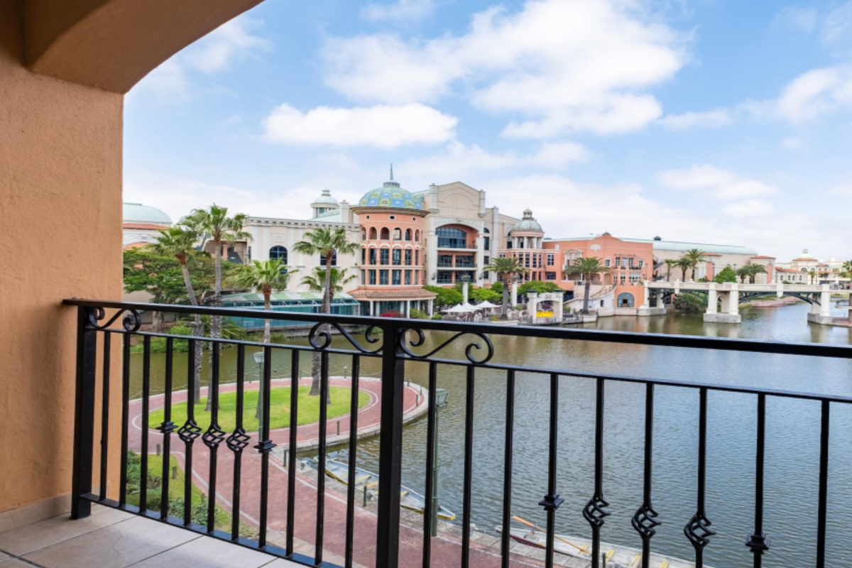 The Island Club 2 Bed Apartments image no 10 of 18