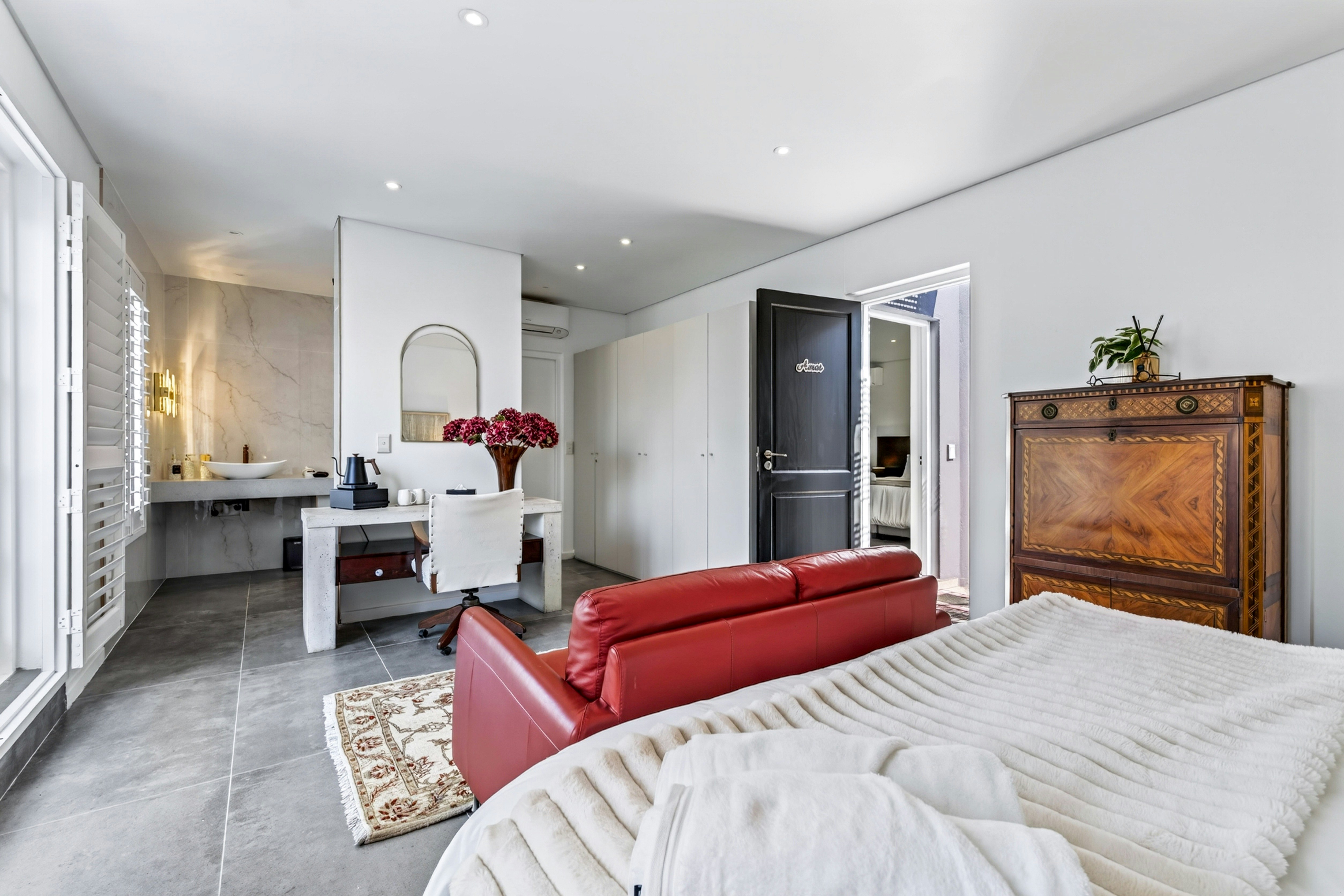 Casa Dias | Scenic Mountain Views | Unbeatable City Access image no 12 of 28