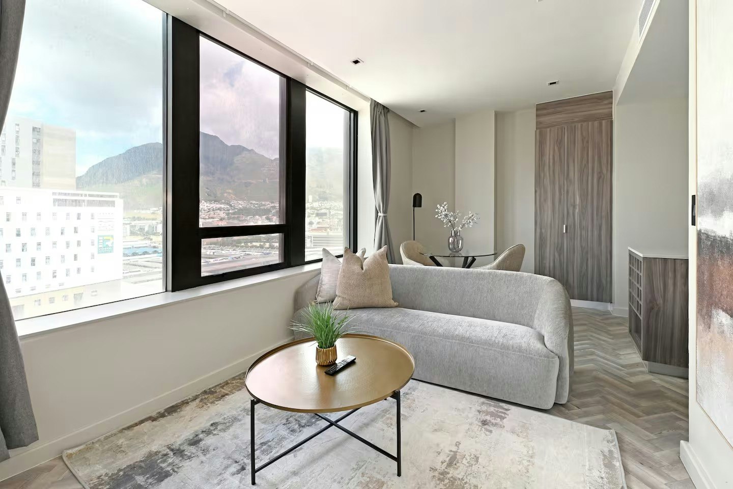 Skye @ Foreshore Place image no 2 of 27