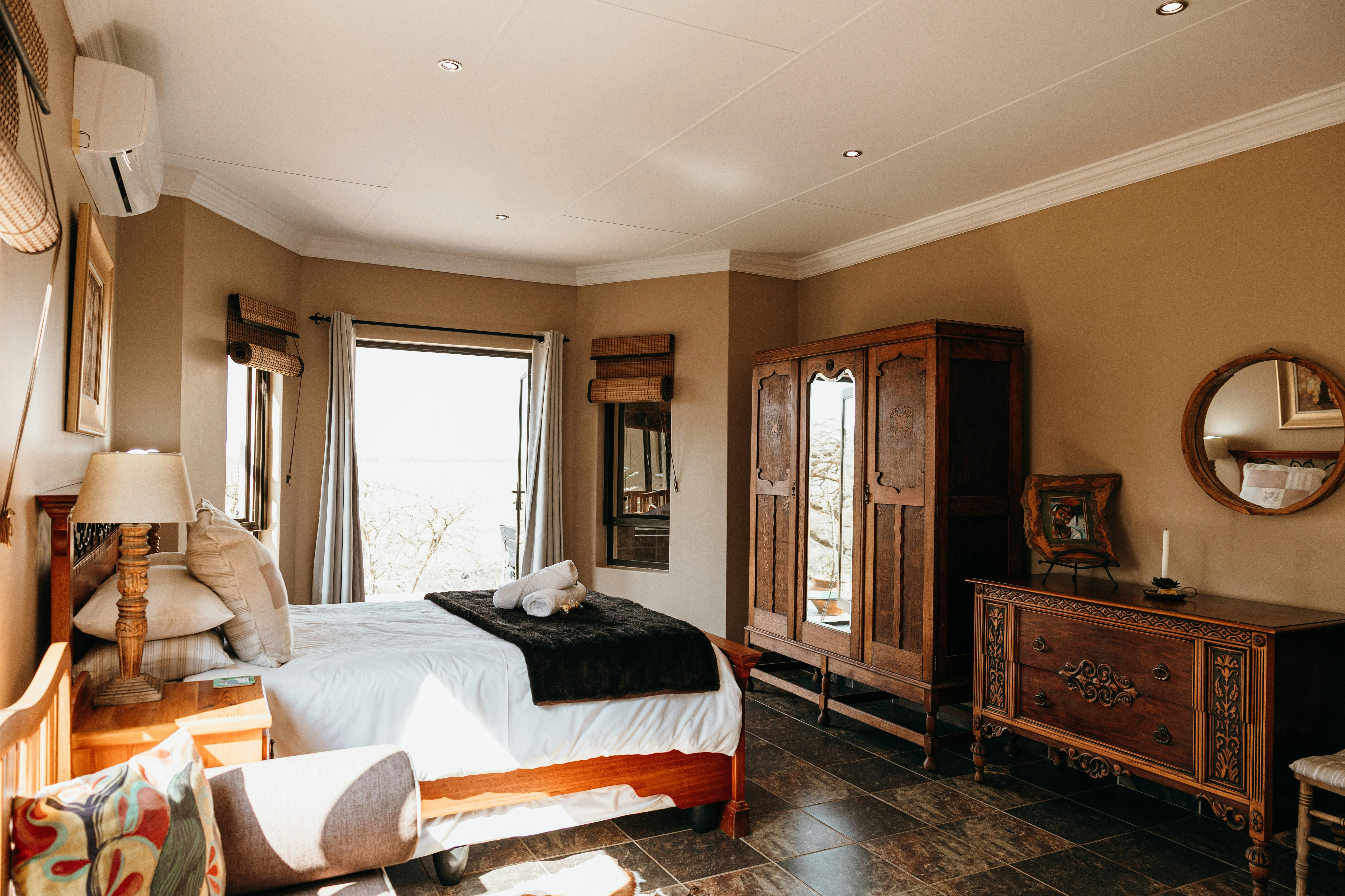 Tranquility Ukuthula Self Catering Game Farm House with Hot Tub image no 65 of 118