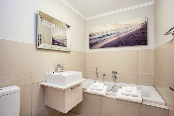 Cape Town Accommodation at Executive Apartment | Viya