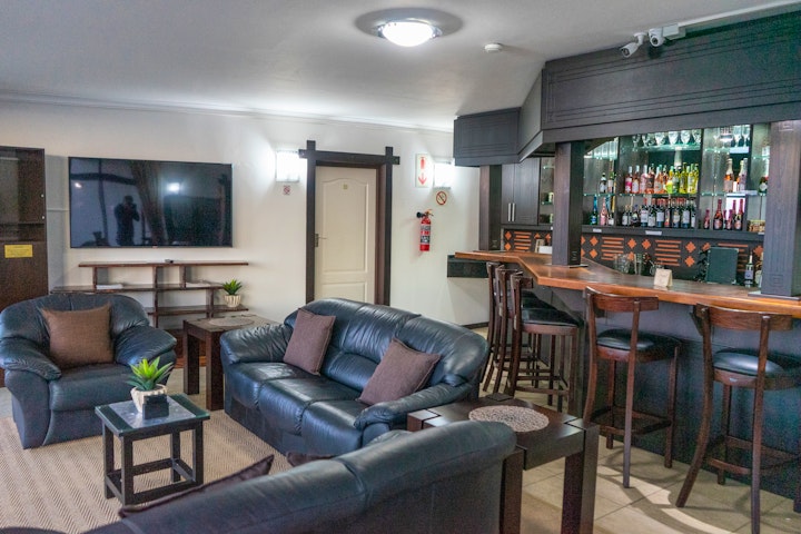 Western Cape Accommodation at Bar-t-nique Guest House | Viya