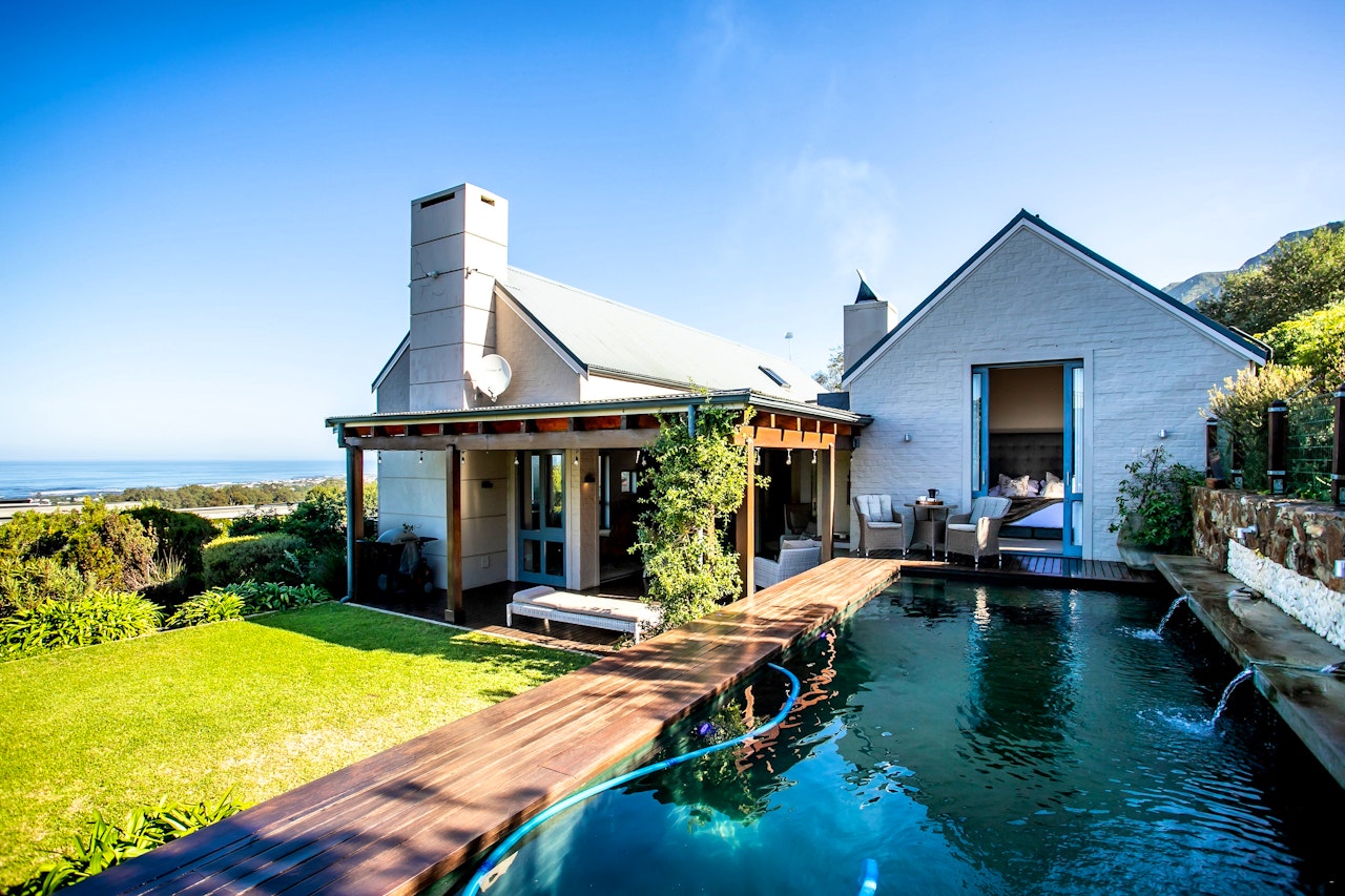 Hermanus Accommodation at  | Viya