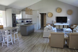 Hermanus Accommodation at Nest Egg Holiday Home | Viya