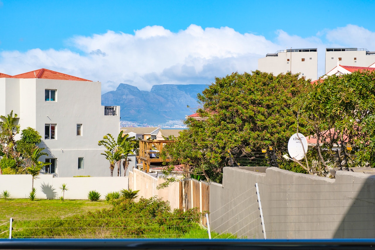 Bloubergstrand Accommodation at  | Viya