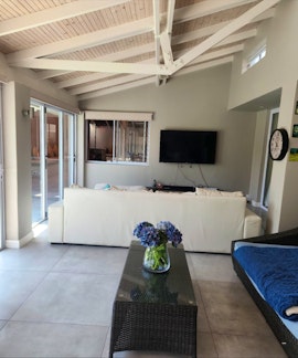 Bloubergstrand Accommodation at Flamingo Vlei Villa Self-Catering | Viya