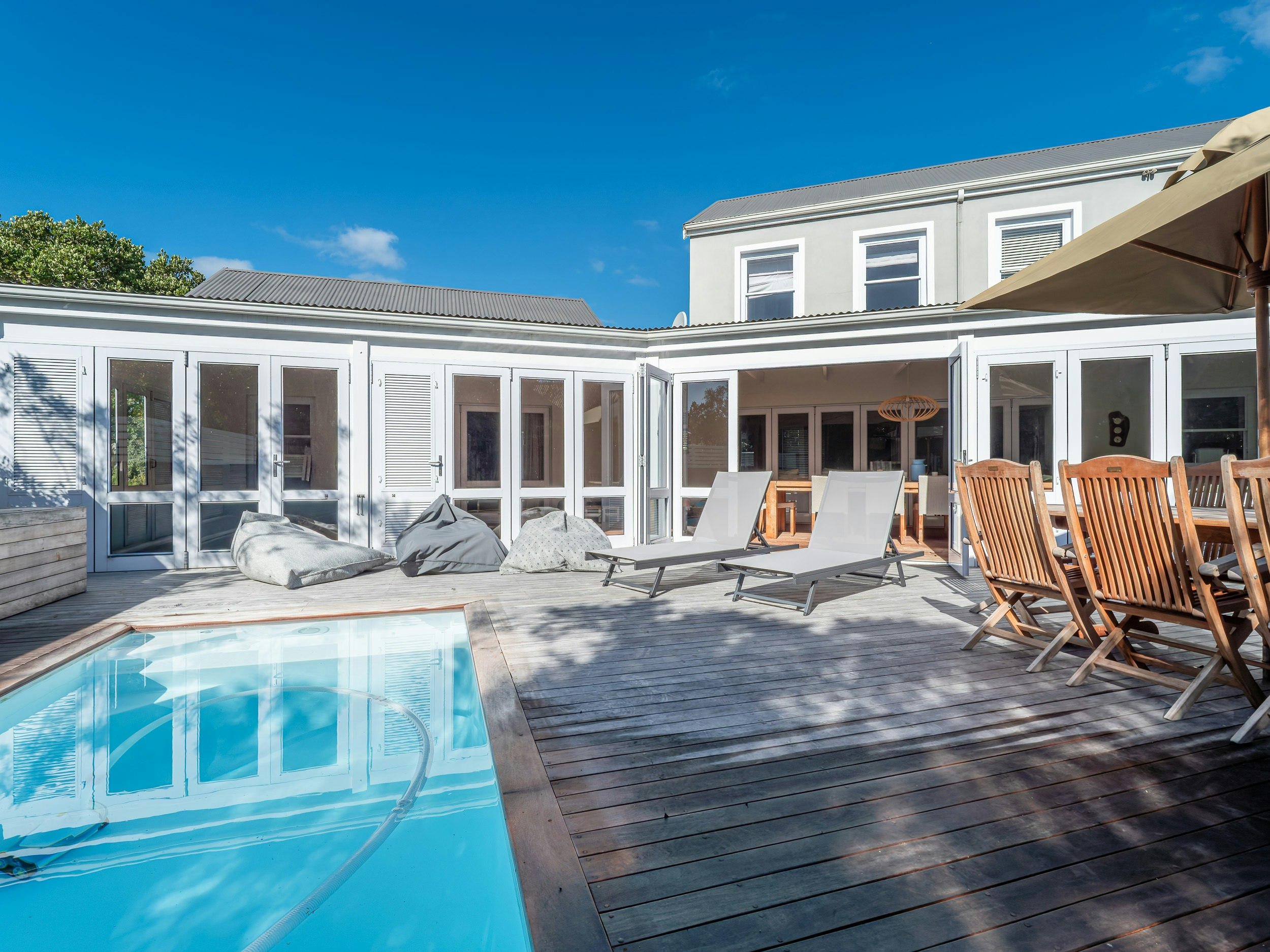 Comfy Home on Thesen with pool image no 30 of 39