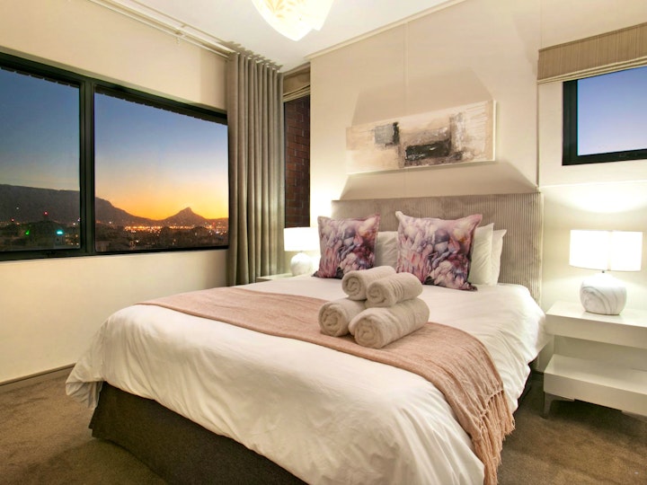 Cape Town Accommodation at Manhattan 1003 | Viya