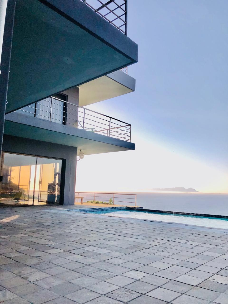 Gordon's Bay Villa with Sea and Mountain Views image no 5 of 38