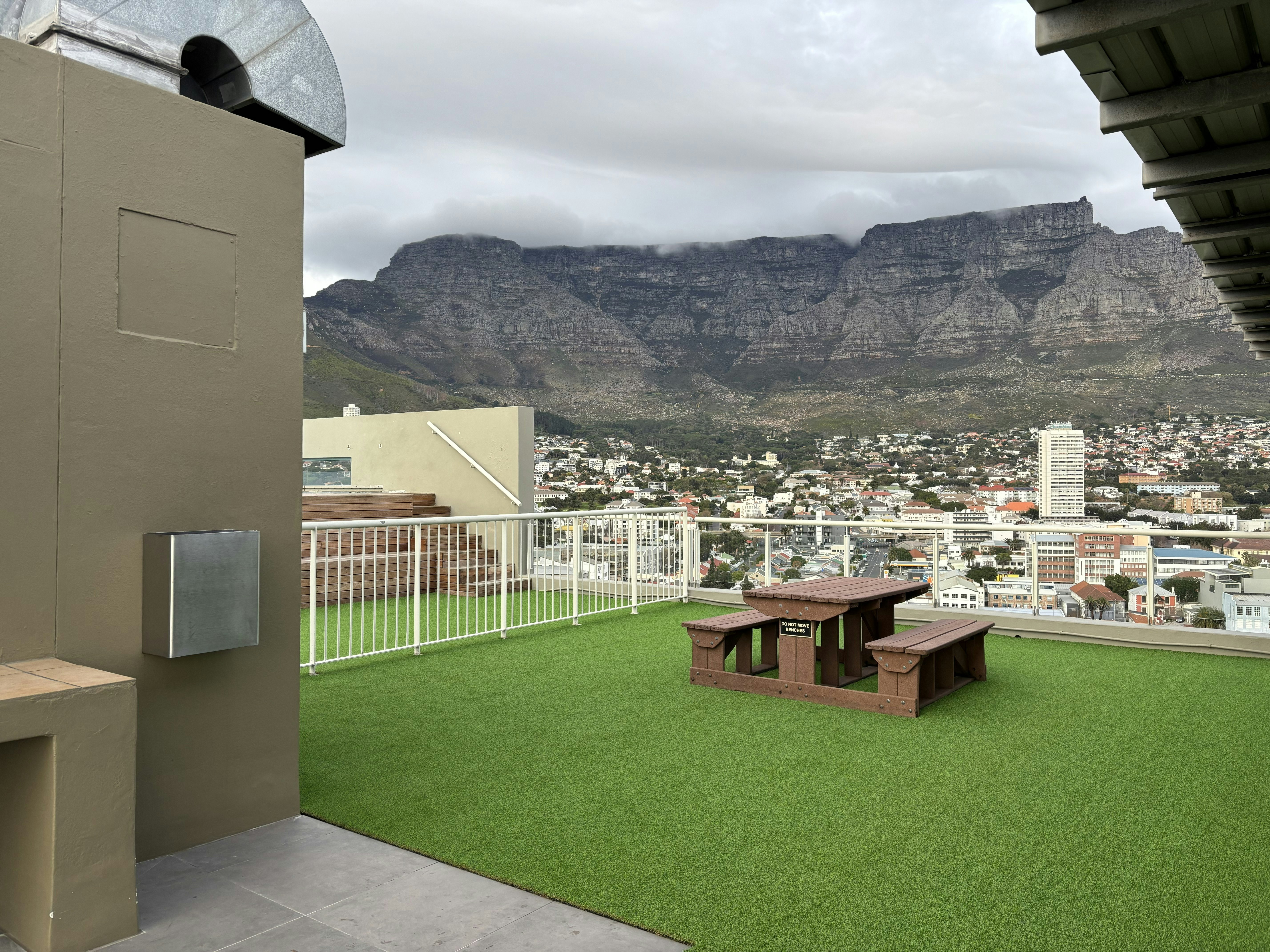 Luxury Top-Floor Retreat image no 71 of 82