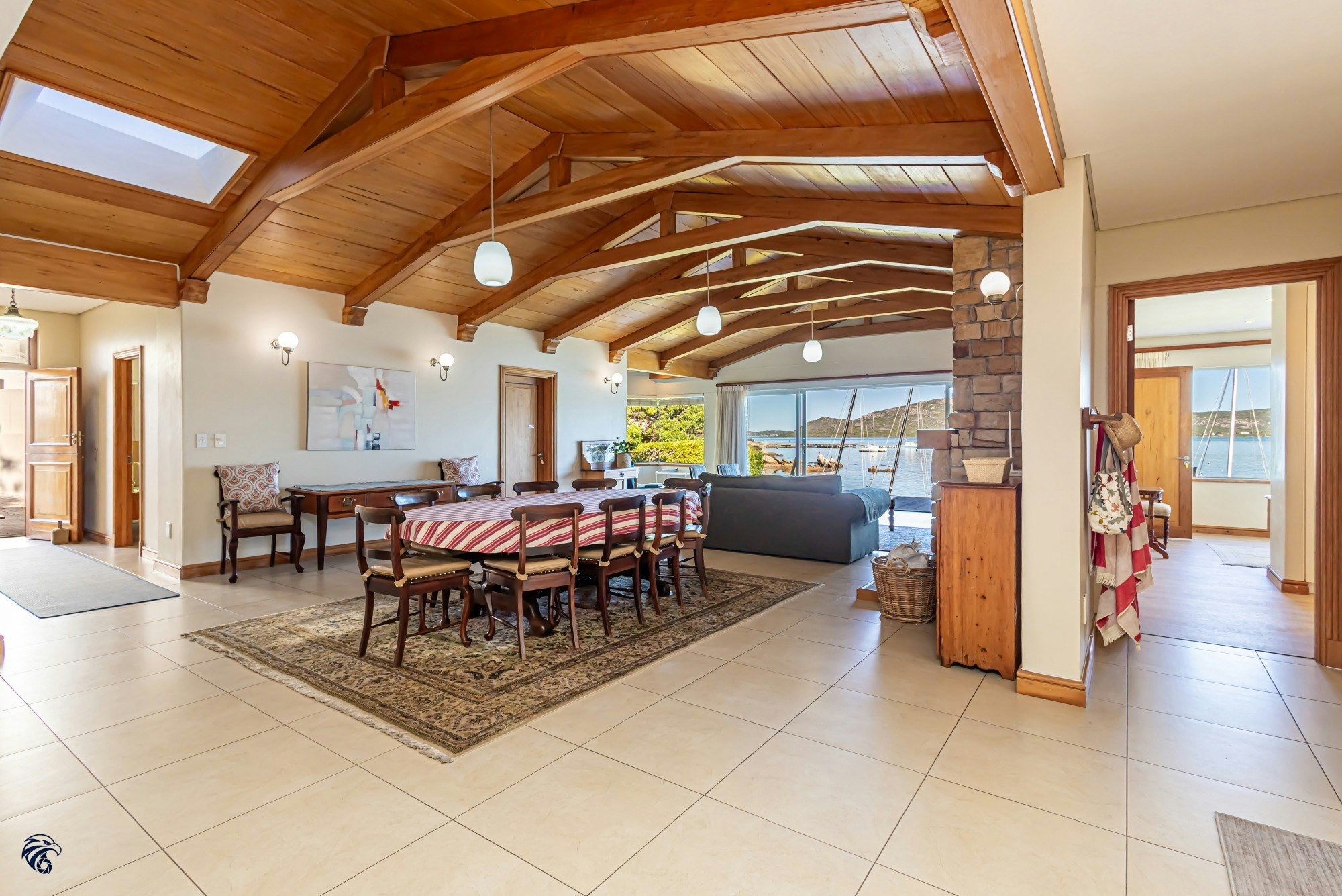 Sandbaai Villa image no 6 of 9