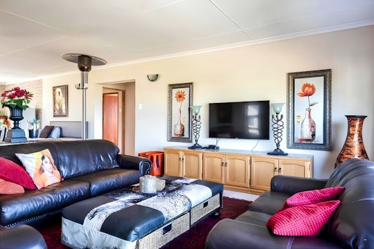 Betty's Bay Accommodation at  | Viya