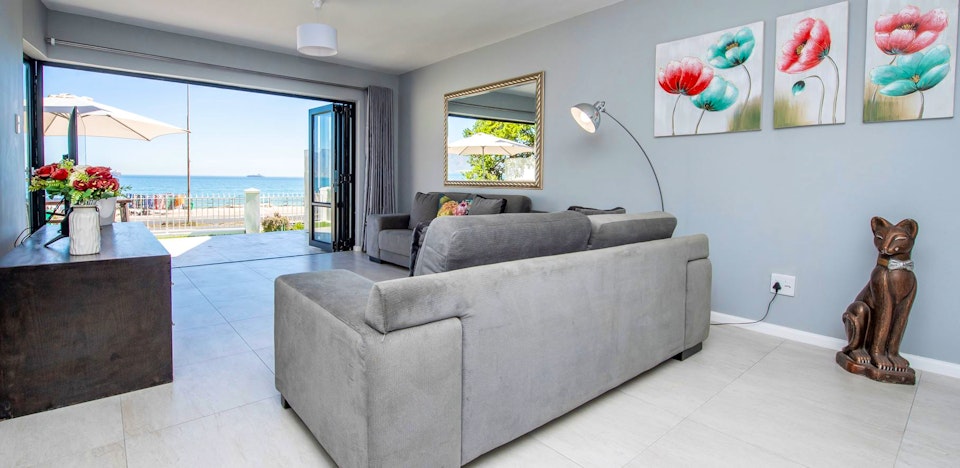 Bloubergstrand Accommodation at  | Viya