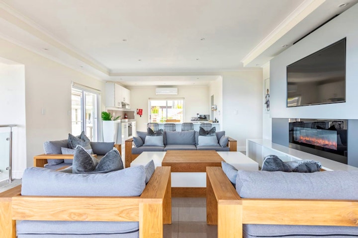 Cape Town Accommodation at 1 Hillside Penthouse | Viya