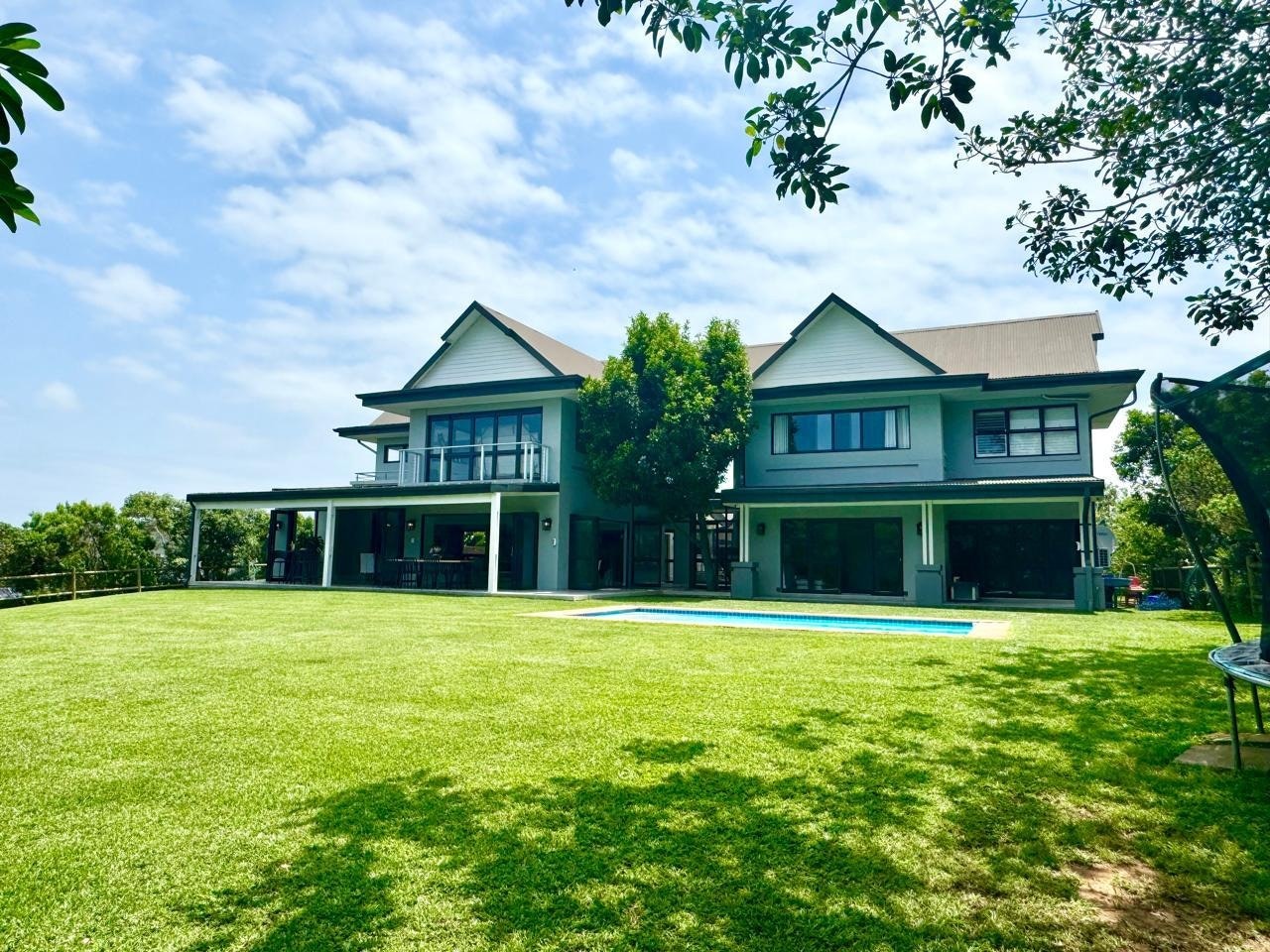Cussonia Way Paradise HL1463: image no 1 of 37