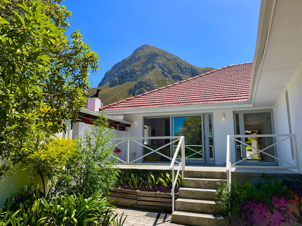 Hermanus Accommodation at  | Viya