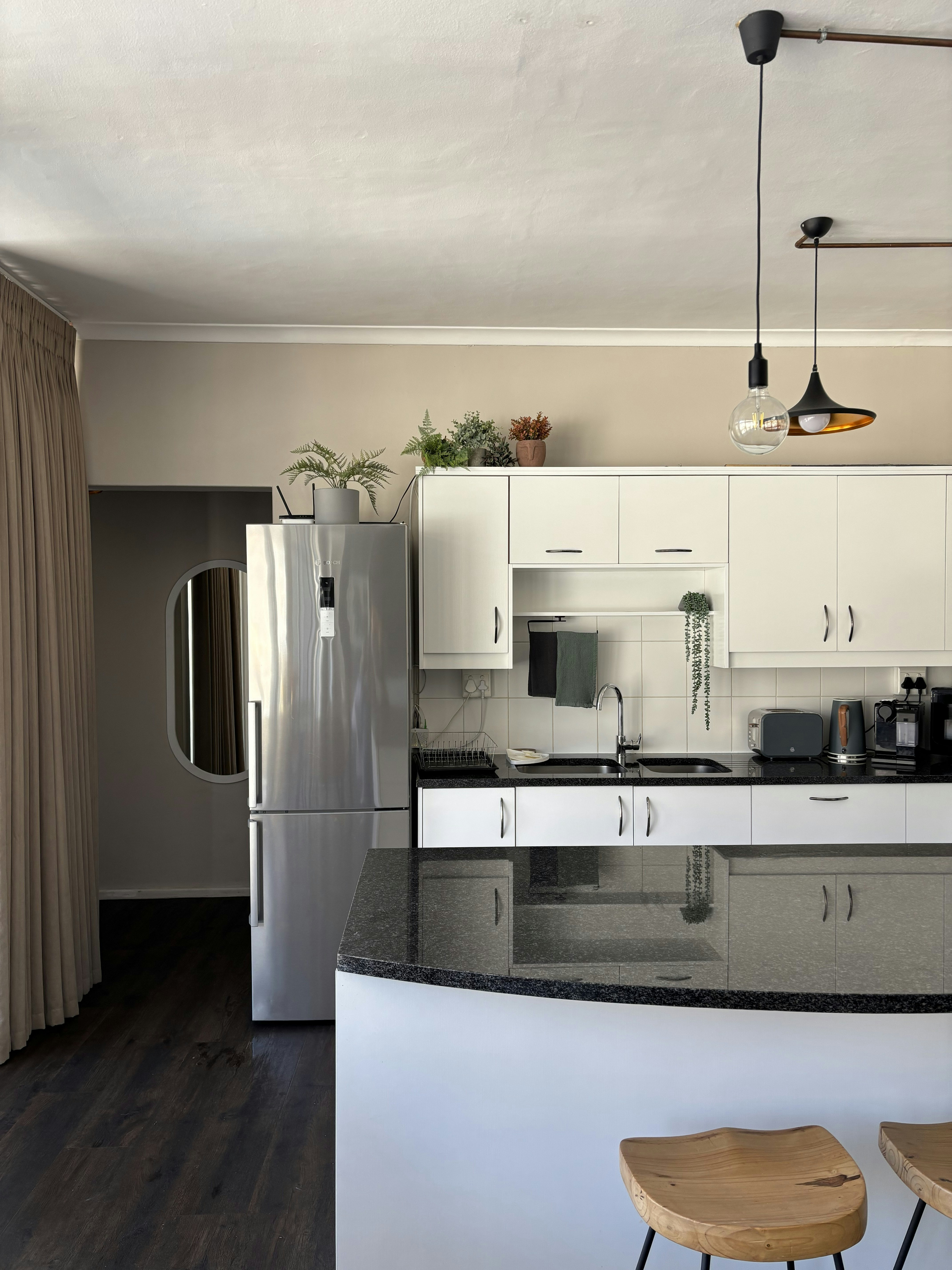 Luxury Top-Floor Retreat image no 21 of 82