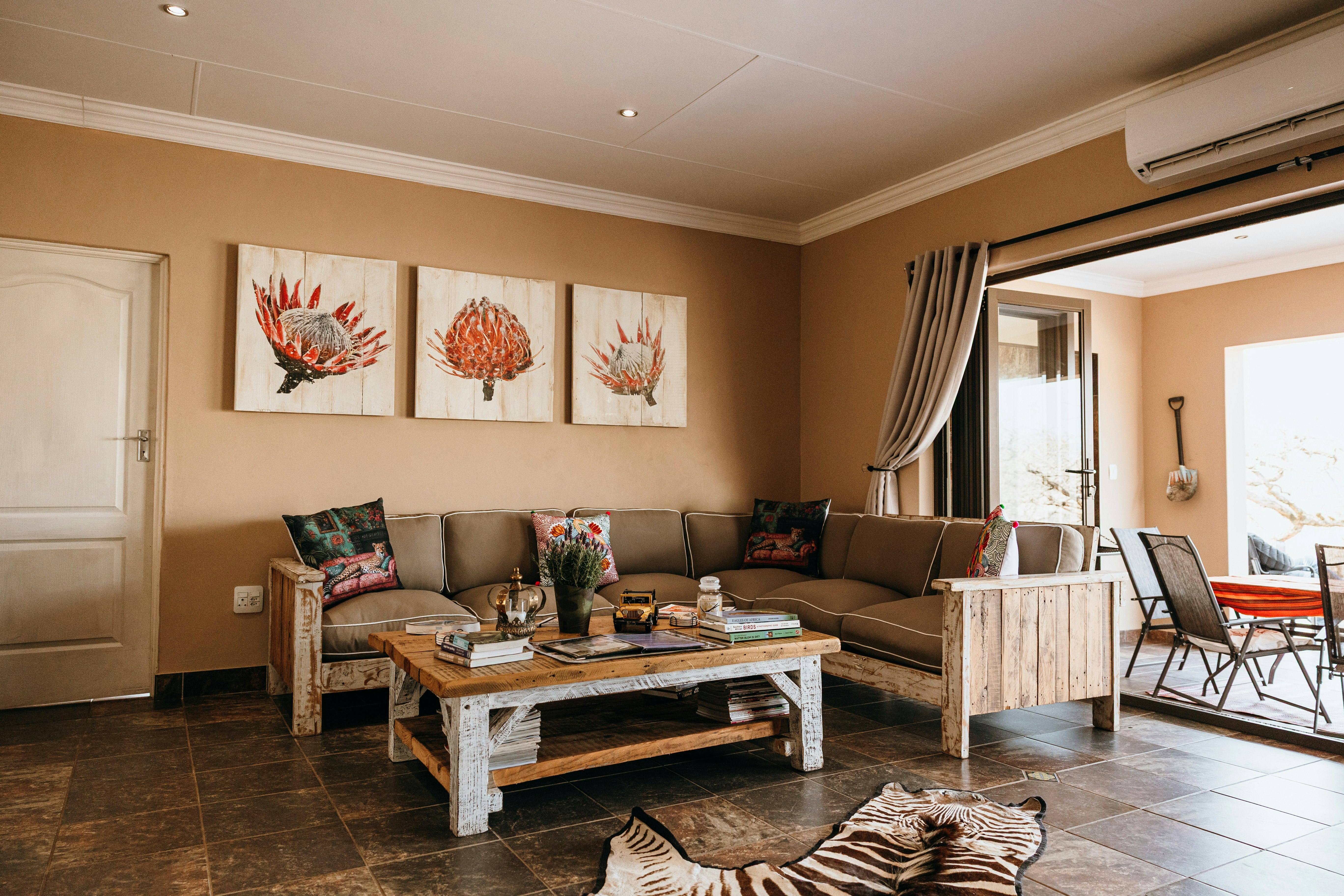 Tranquility Ukuthula Self Catering Game Farm House with Hot Tub image no 55 of 118