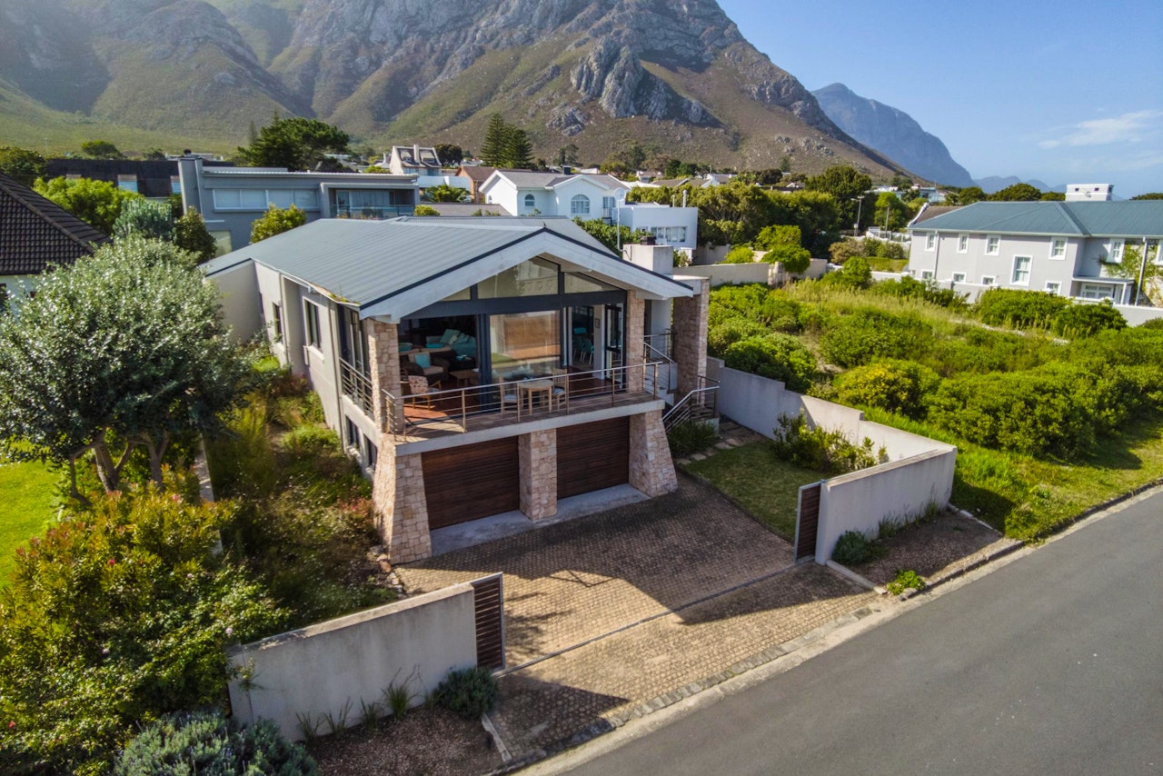 Hermanus Accommodation at  | Viya