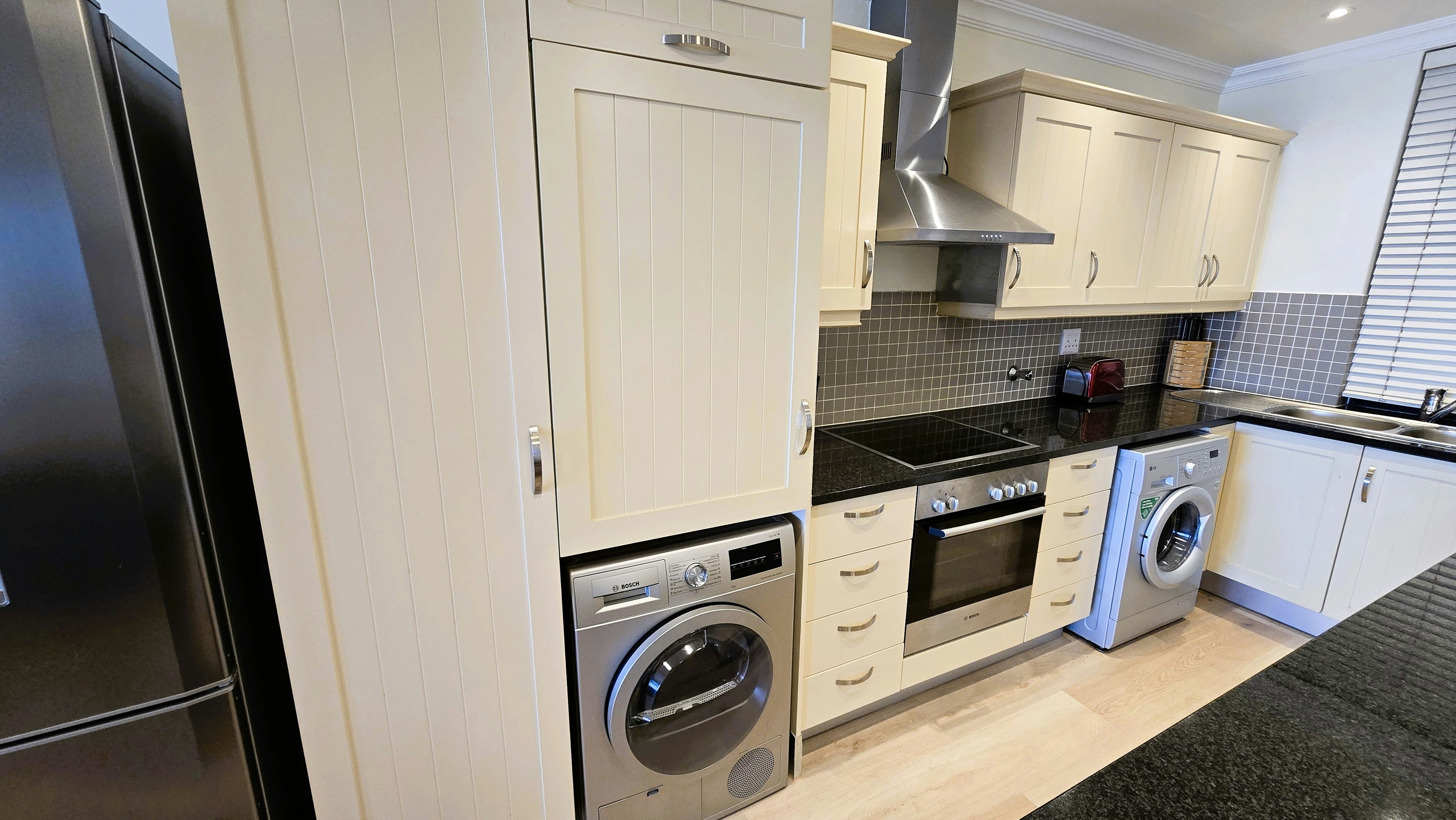 2 Tivoli Luxury Self Catering image no 13 of 24