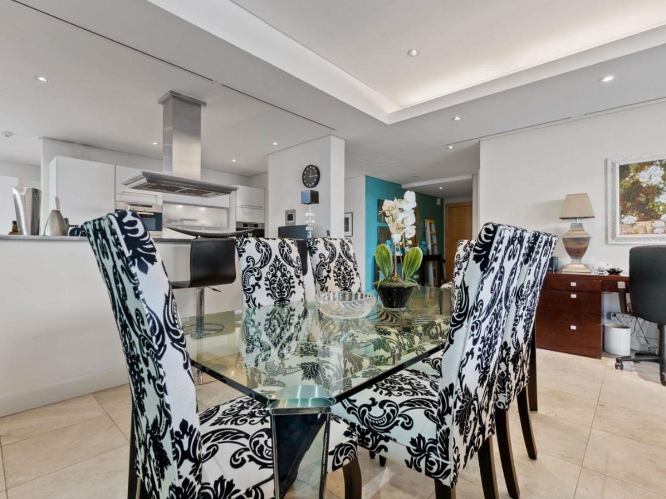 Mountain Marina - Three Bedroom Luxury Premier 2 image no 9 of 17