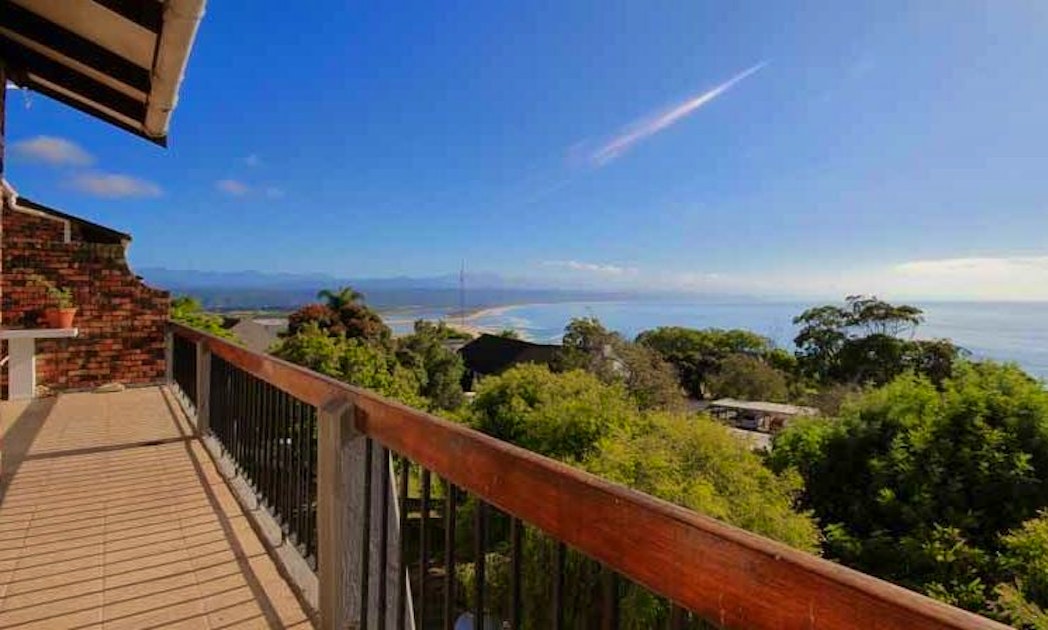 Seaview Apartment in the Village TravelGround