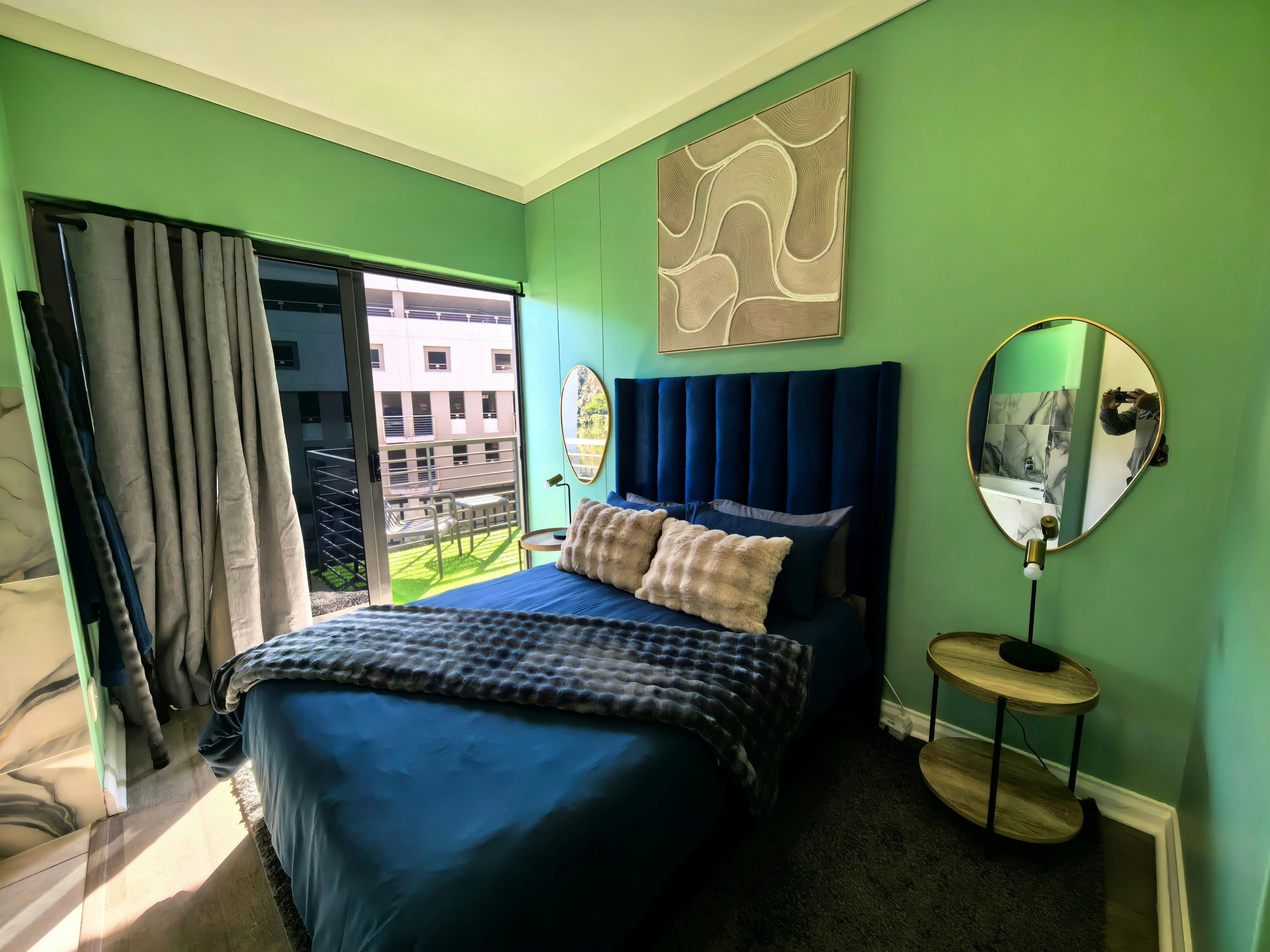 Stunning Lake View Apartment image no 15 of 27