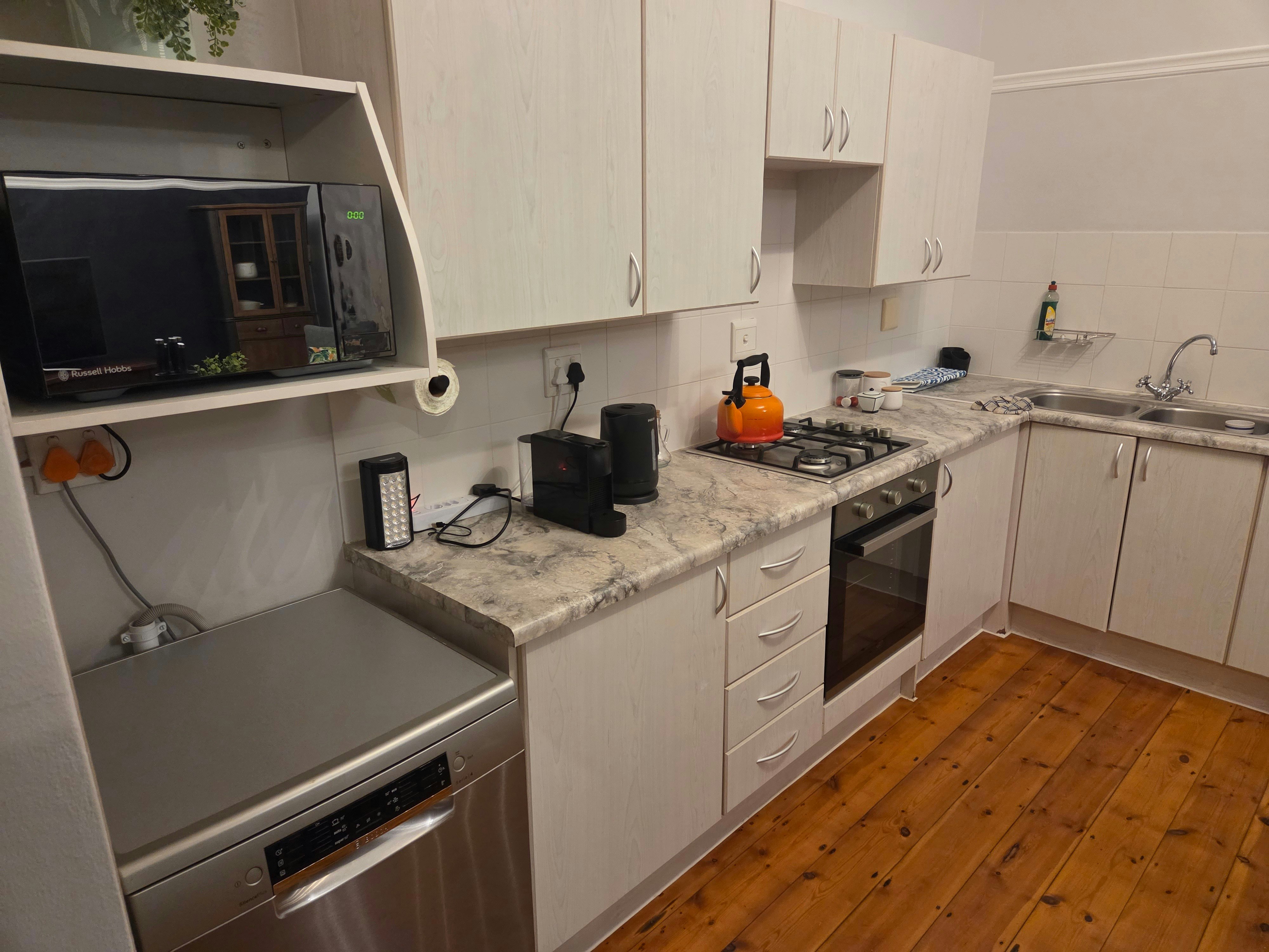 Beach Street Self-Catering image no 11 of 26