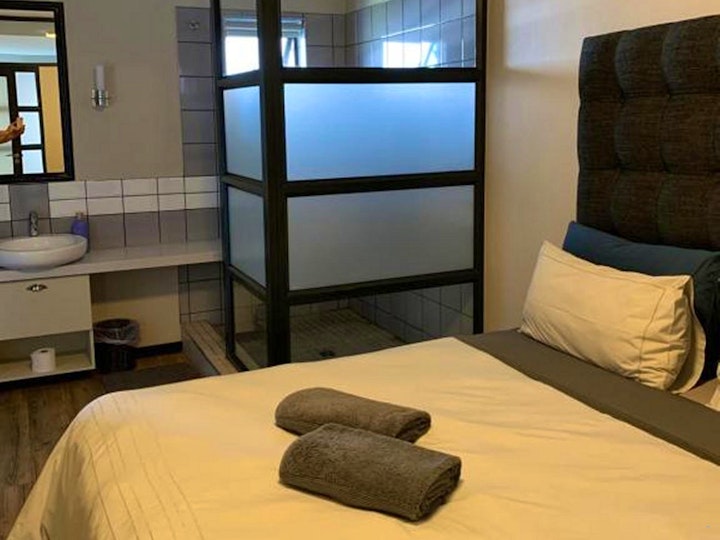 Gauteng Accommodation at Easy Stay - The Vantage 406 | Viya