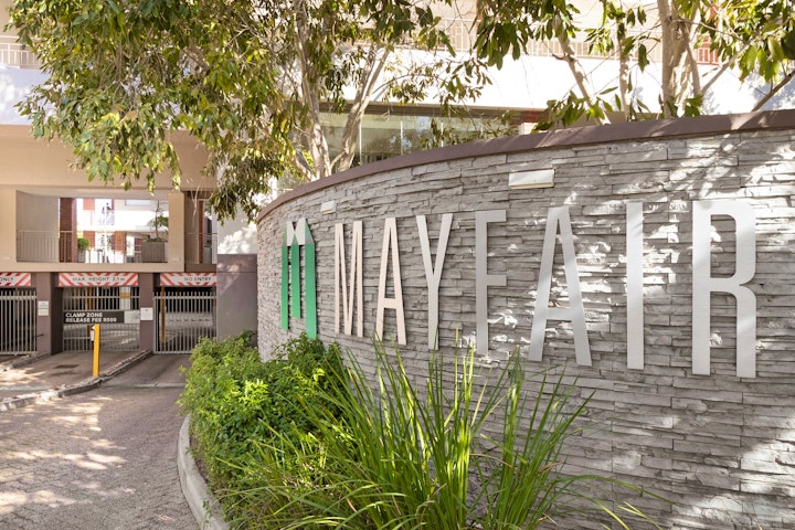 Cape Town Accommodation at Mayfair Luxury 212 | Viya