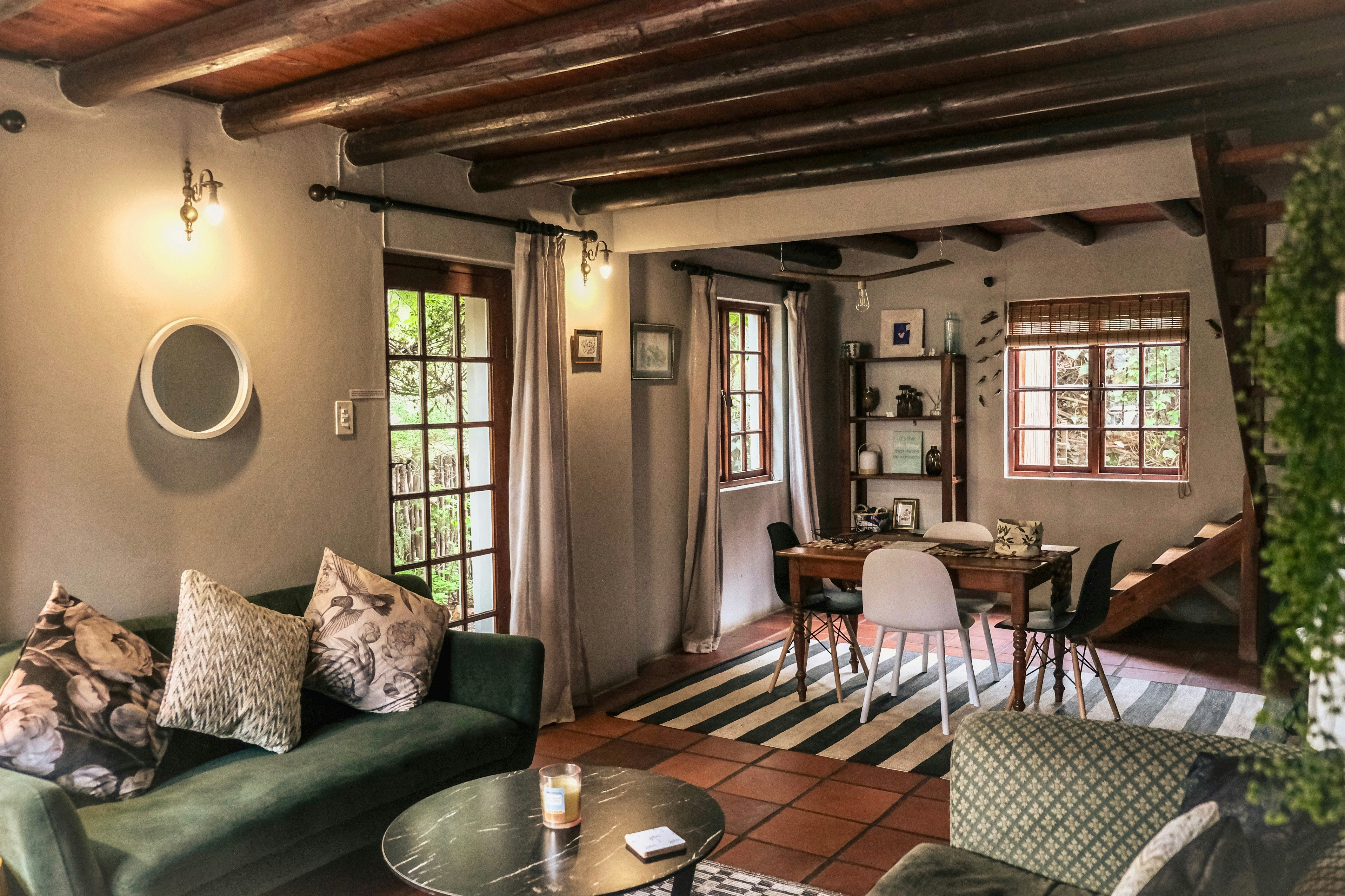 The Little Thatch Cottage image no 7 of 27