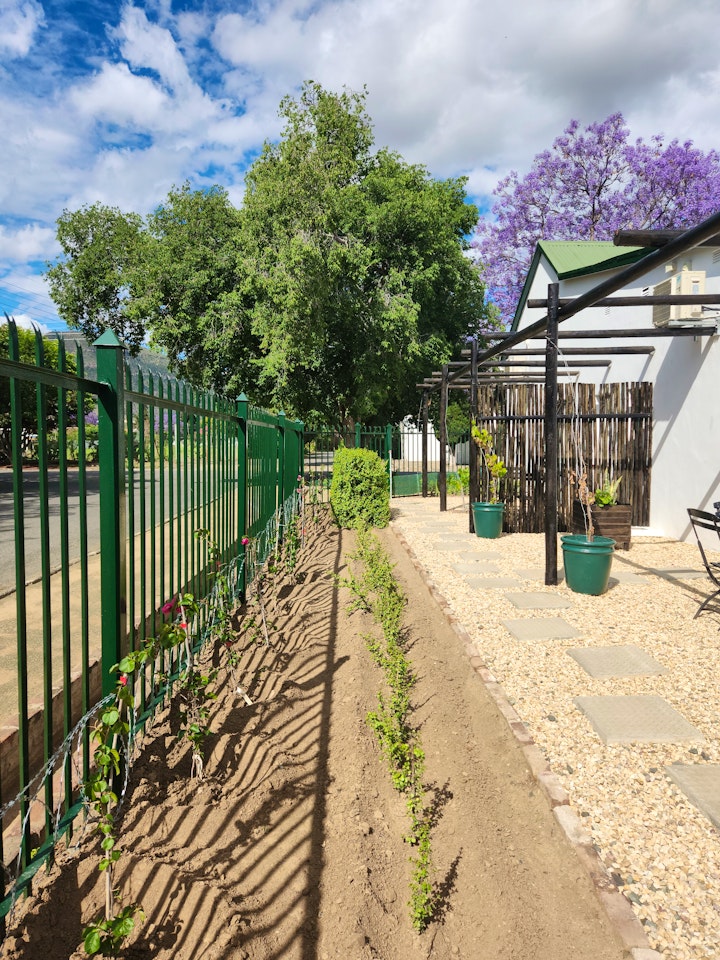 Sarah Baartman District Accommodation at Die Dorpshuis | Viya