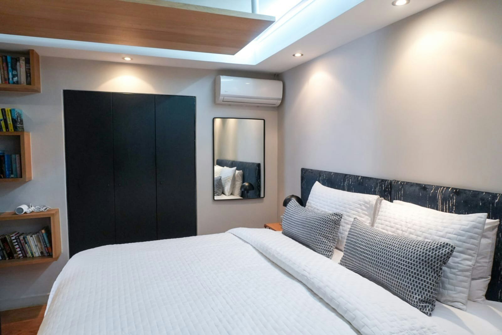 Paloma Apartment by The Paloma Portfolio image no 16 of 21