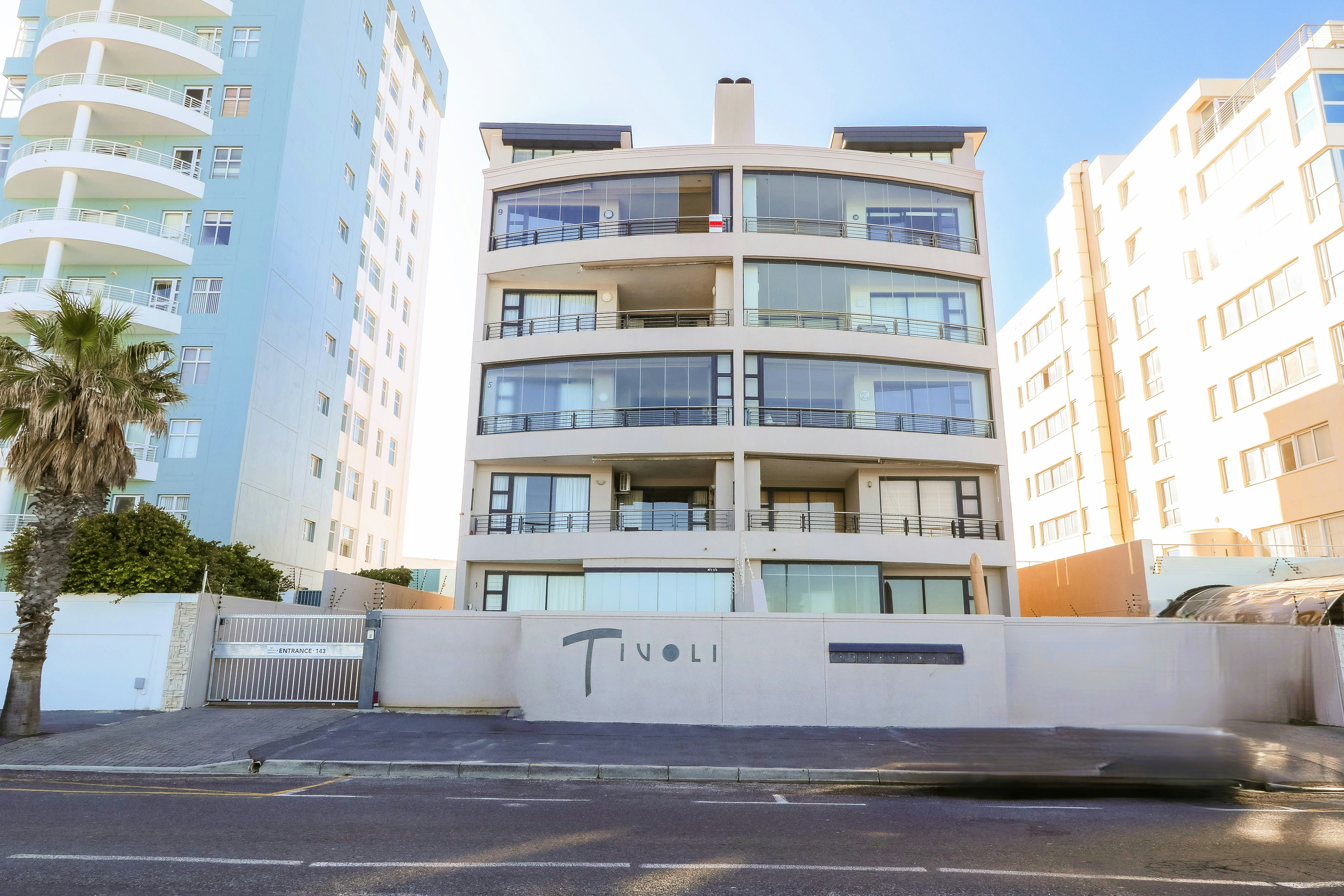 2 Tivoli Luxury Self Catering image no 2 of 24