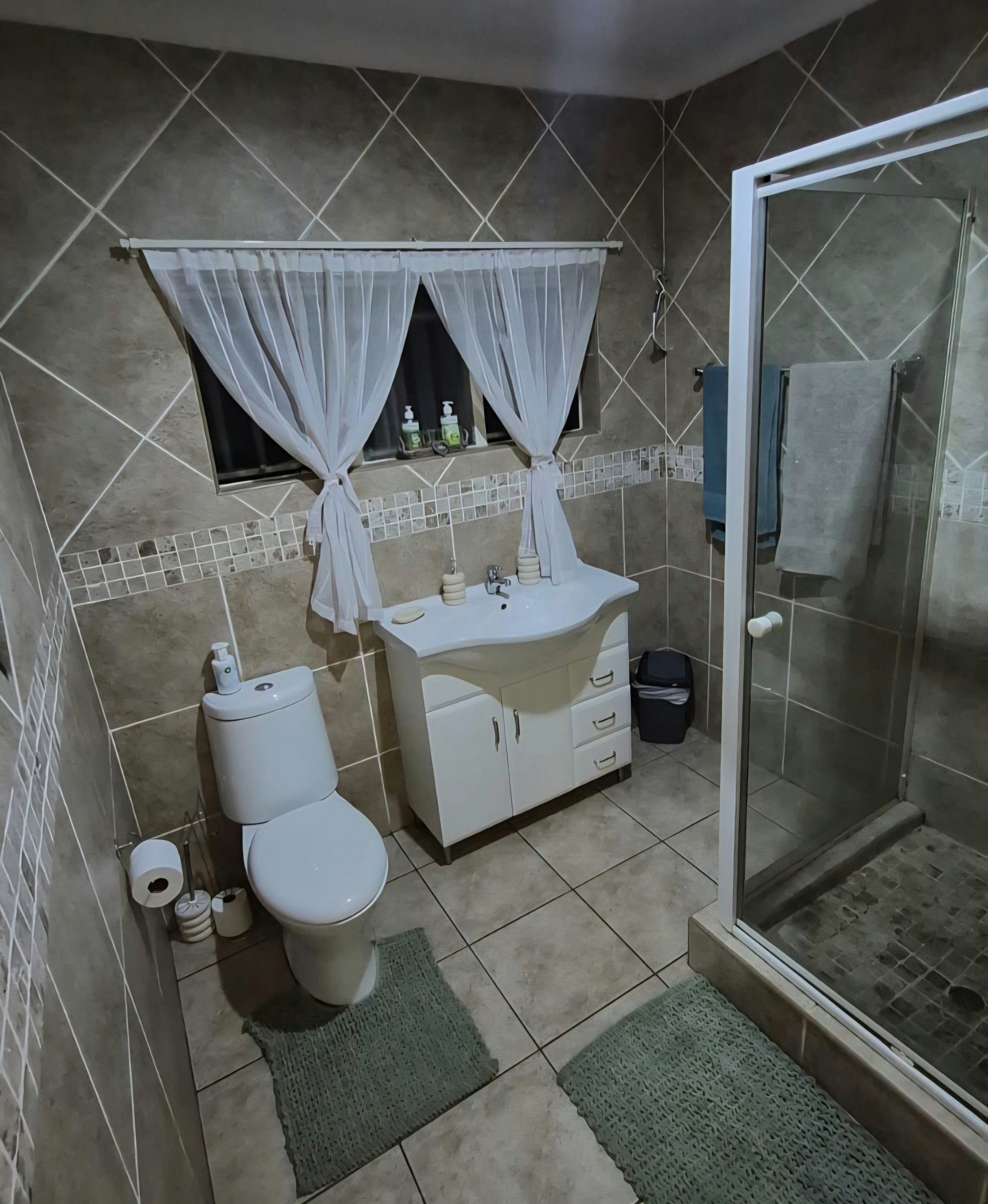 Cozy Corner image no 8 of 10