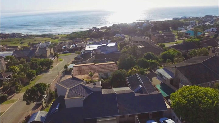 Eastern Cape Accommodation at Surf Point Holiday Home | Viya