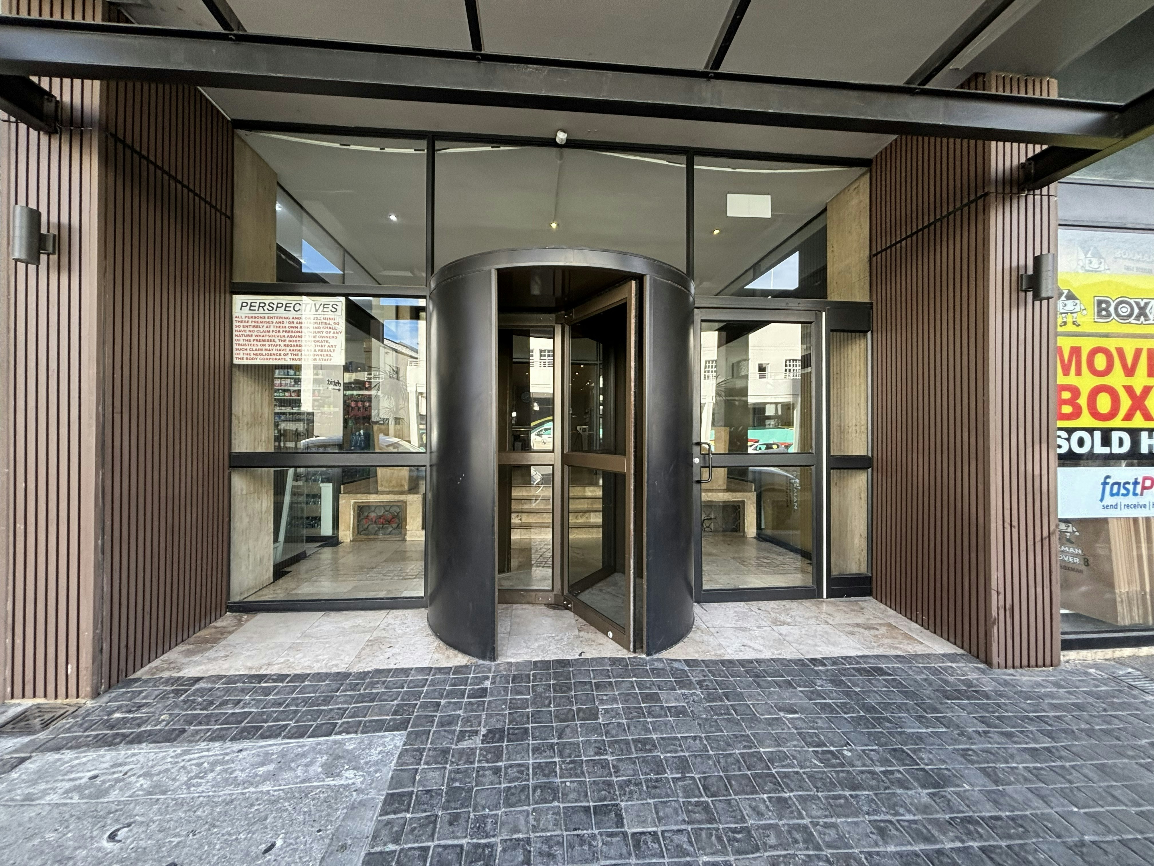 Luxury Top-Floor Retreat image no 80 of 82