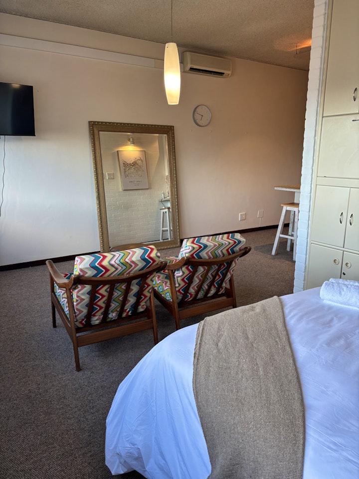 Cape Town Accommodation at Retro City Bowl Apartment | Viya