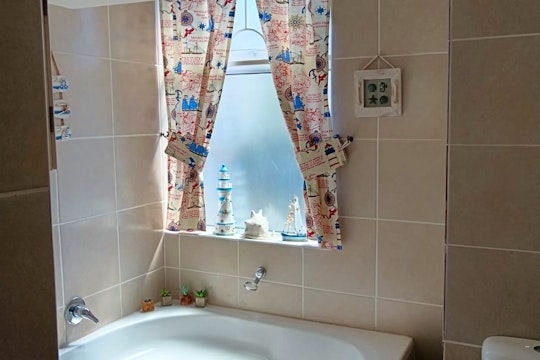 Jakaranda Holiday Flat 15