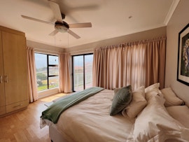 Struisbaai Accommodation at Makulu Strand House | Viya